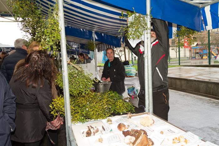 Gabonetako elkartasun azokak 48 1513600217630