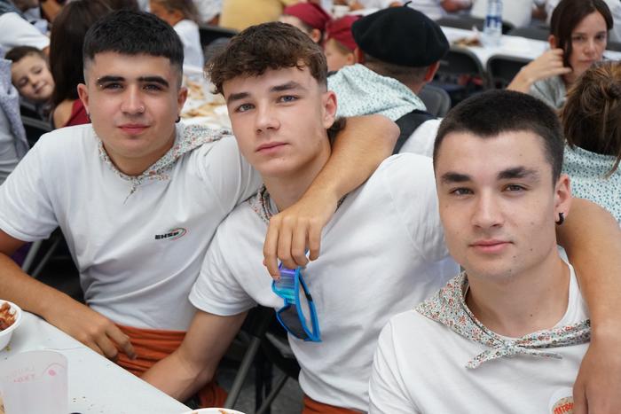 Jendetza batu da kuadrillen  59 1756402262821