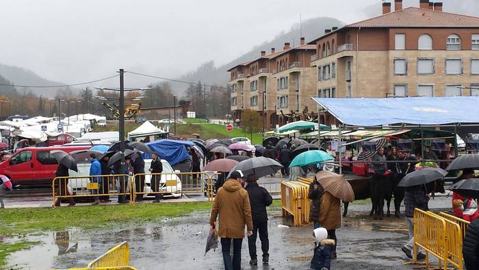 Eguraldi petrala izan arren, 38 1513617586366