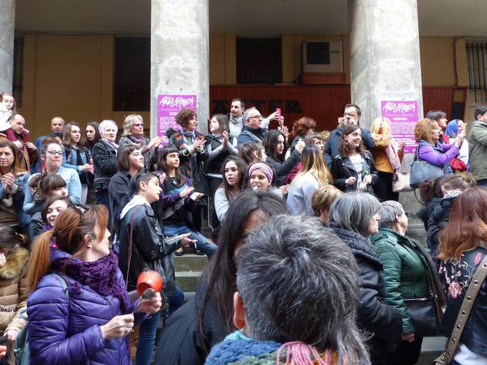 Greba feministaren goizeko t 102 1520512629066