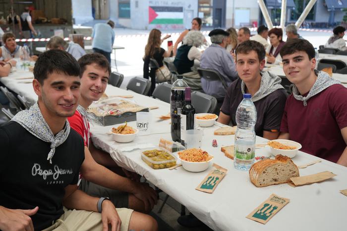 Euskal Jaiak Aldai plaza har 2 1759004140855