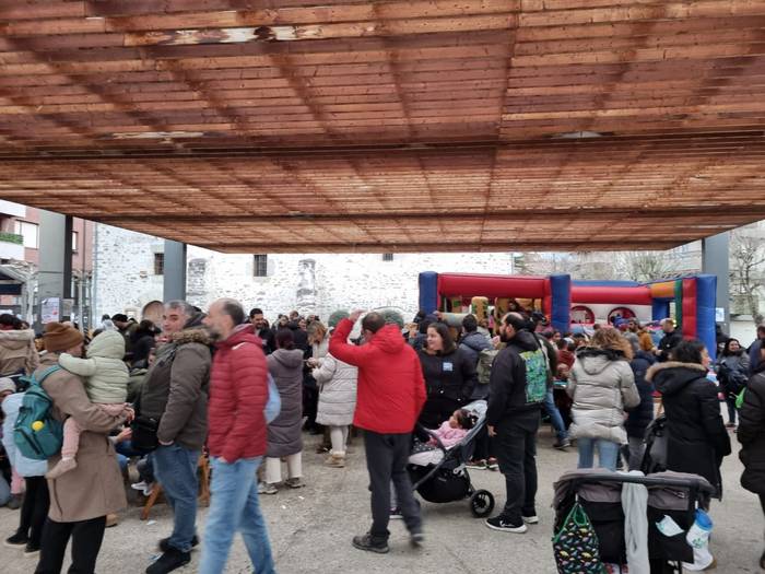 Hezkuntza publikoaren aldeko 7 1769254191878