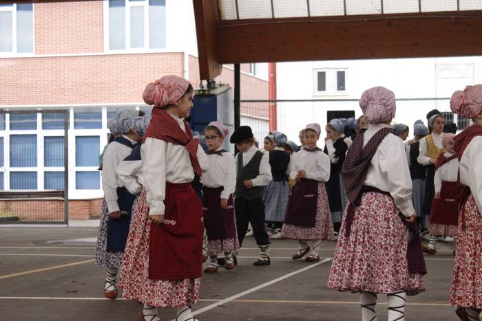 Dantzari Egunak herriguneko  80 1521468264778