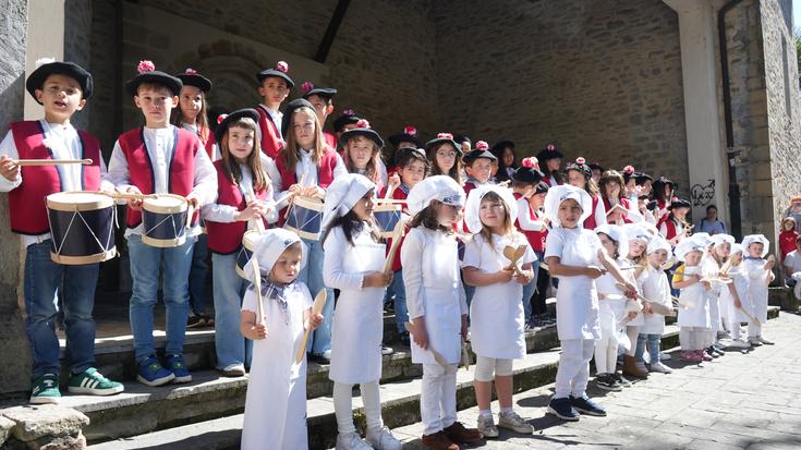 San Prudentzio ospakizunetan giro bikaina egon da Aiaran, itzalaldia gertatu eta gero ere bai