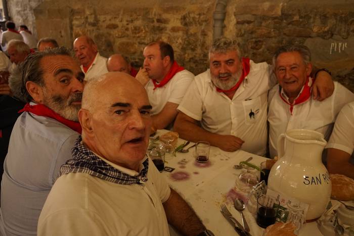 Ehunka kofrade bildu dira el 8 1756713968623