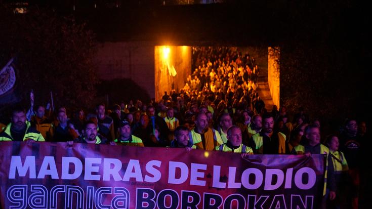 Maderas de Llodioko langileek salatu dute Garnicak negoziazioak eten dituela aldebakarrez