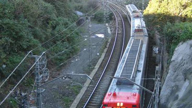 Santurtzi eta Muskizera joateko tren zerbitzua bertan behera geratu da 12:00ak arte