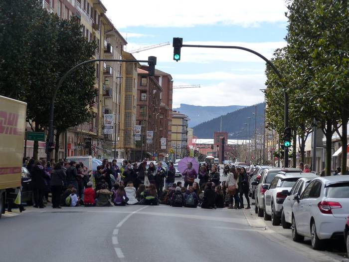 Greba feministaren goizeko t 66 1520512380700