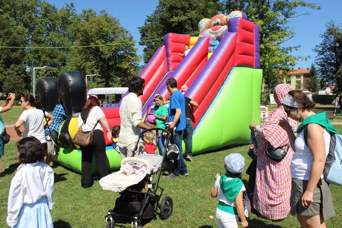 Haurrak eta edadetuak izan d 27 1502712369582