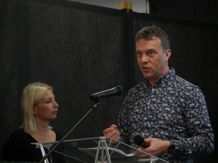 Eletik alera, Europako hizku 53 1759330606181