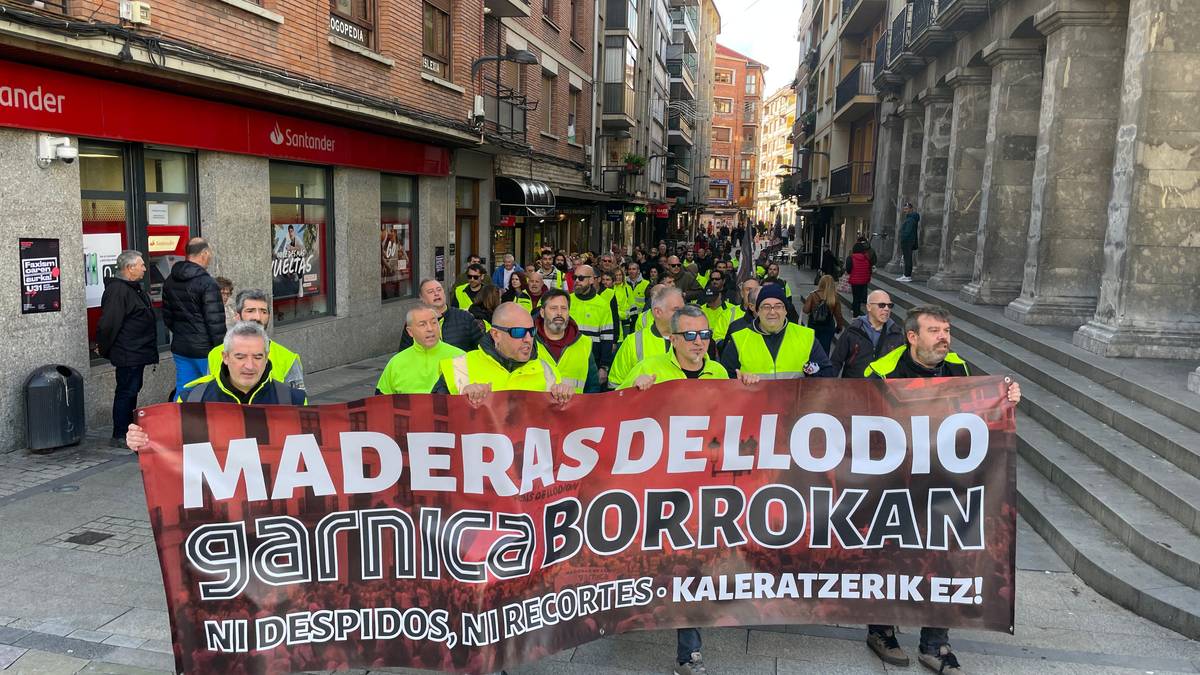 Maderas de Llodioko langileek 90 egun bete dituzte greban
