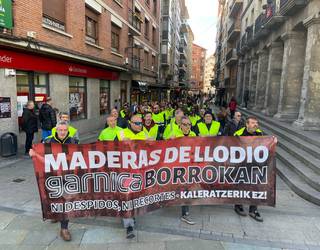 Maderas de Llodioko langileek 90 egun bete dituzte greban