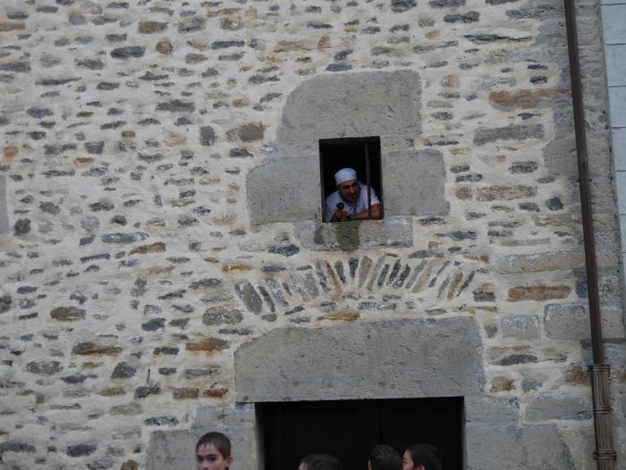 Ura eskatzen zeharkatu dute  36 1536436896282