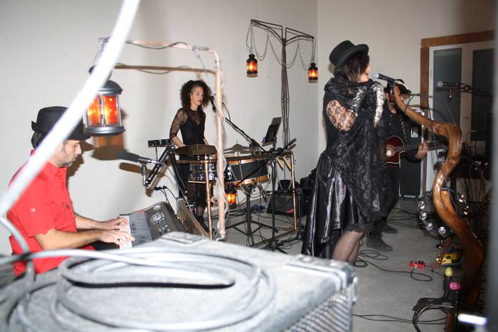 Aiaran ere armairutik atera  63 1511253284608