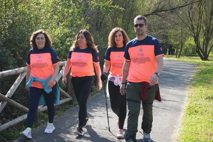 Ehunka lagunek parte hartu d 75 1774179389507